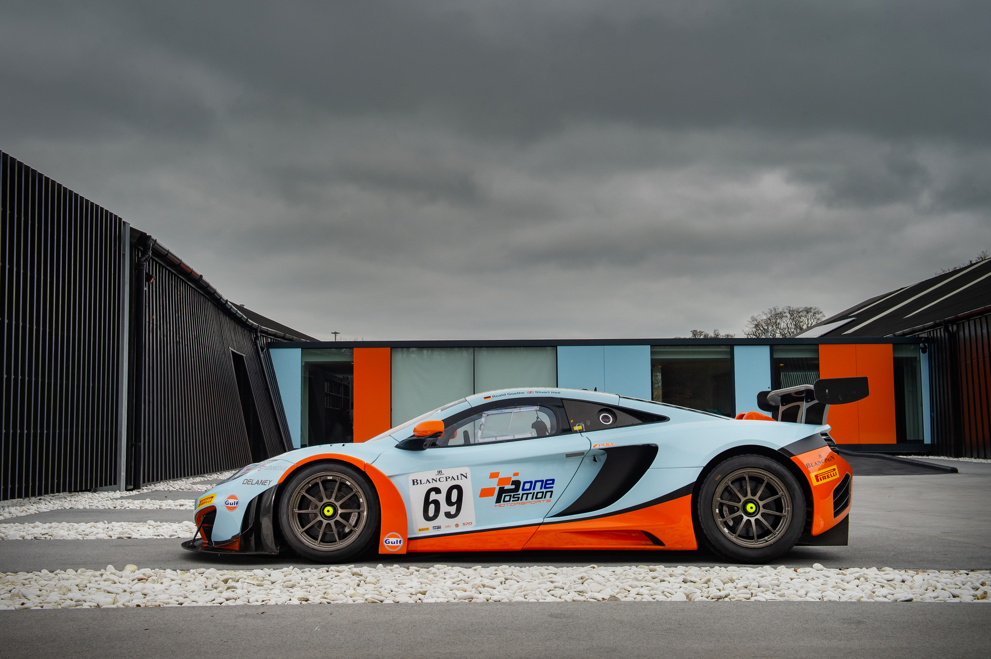 McLaren MP4-12c 001.jpg