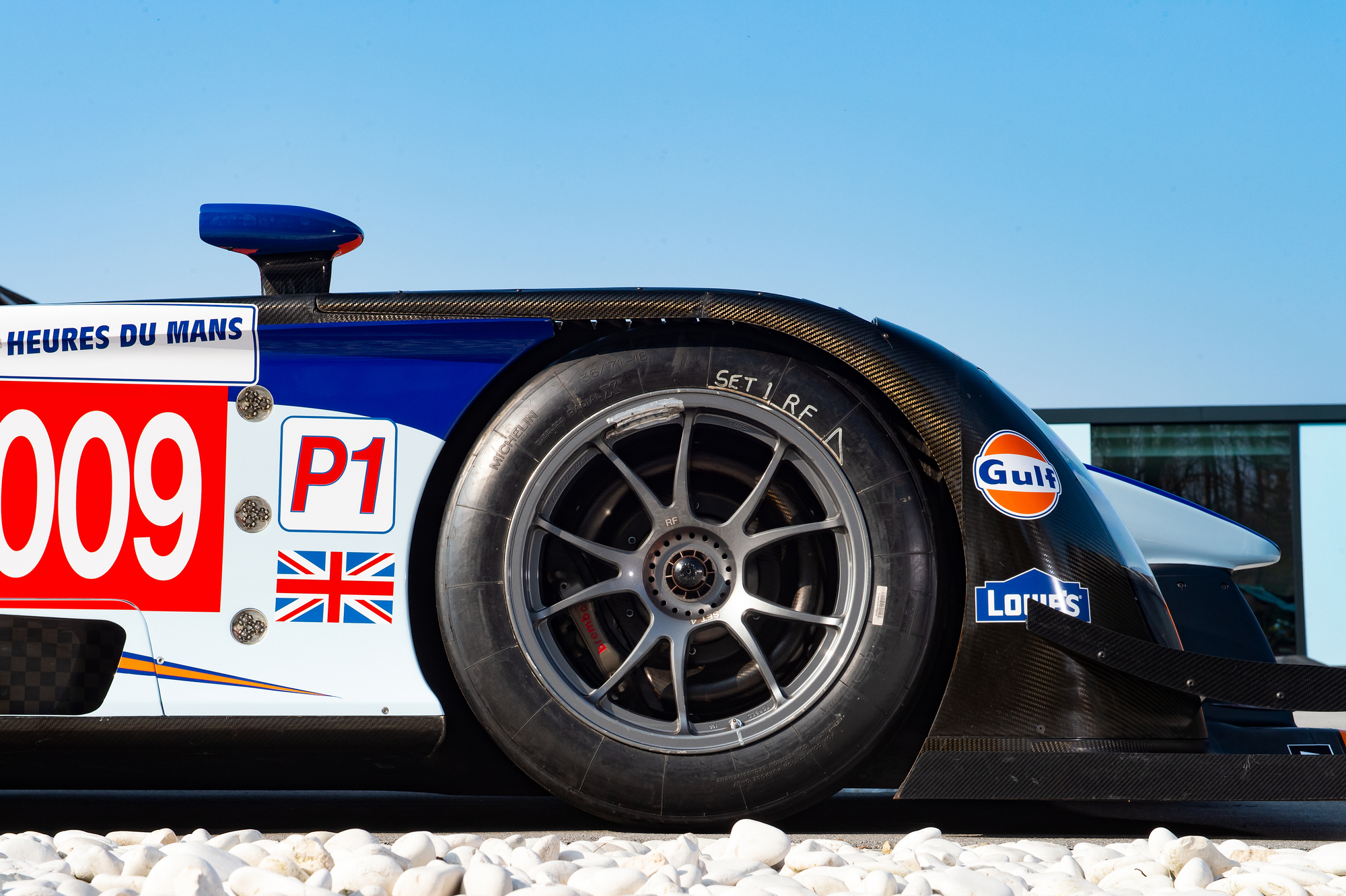Aston Martin AMR ONE 002.jpg