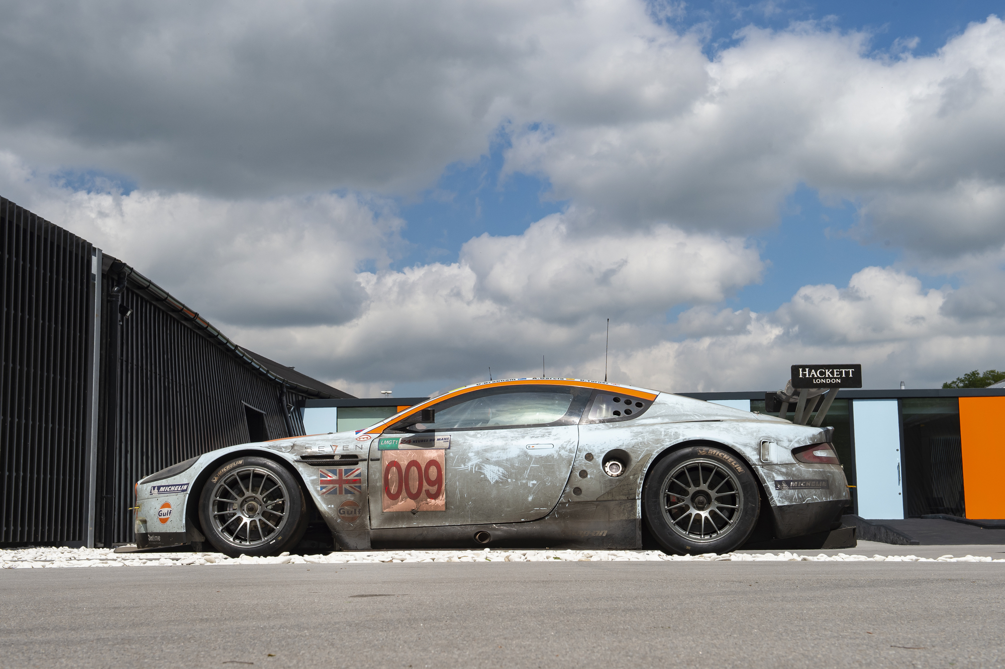 ロム　ＧＴ　Ｓｐｉｒｉｔｓ　アストン・マーティン　ＤＢＲ９　ロードカー　シルバー ロム GT Spirits アストン・マーティン DBR9