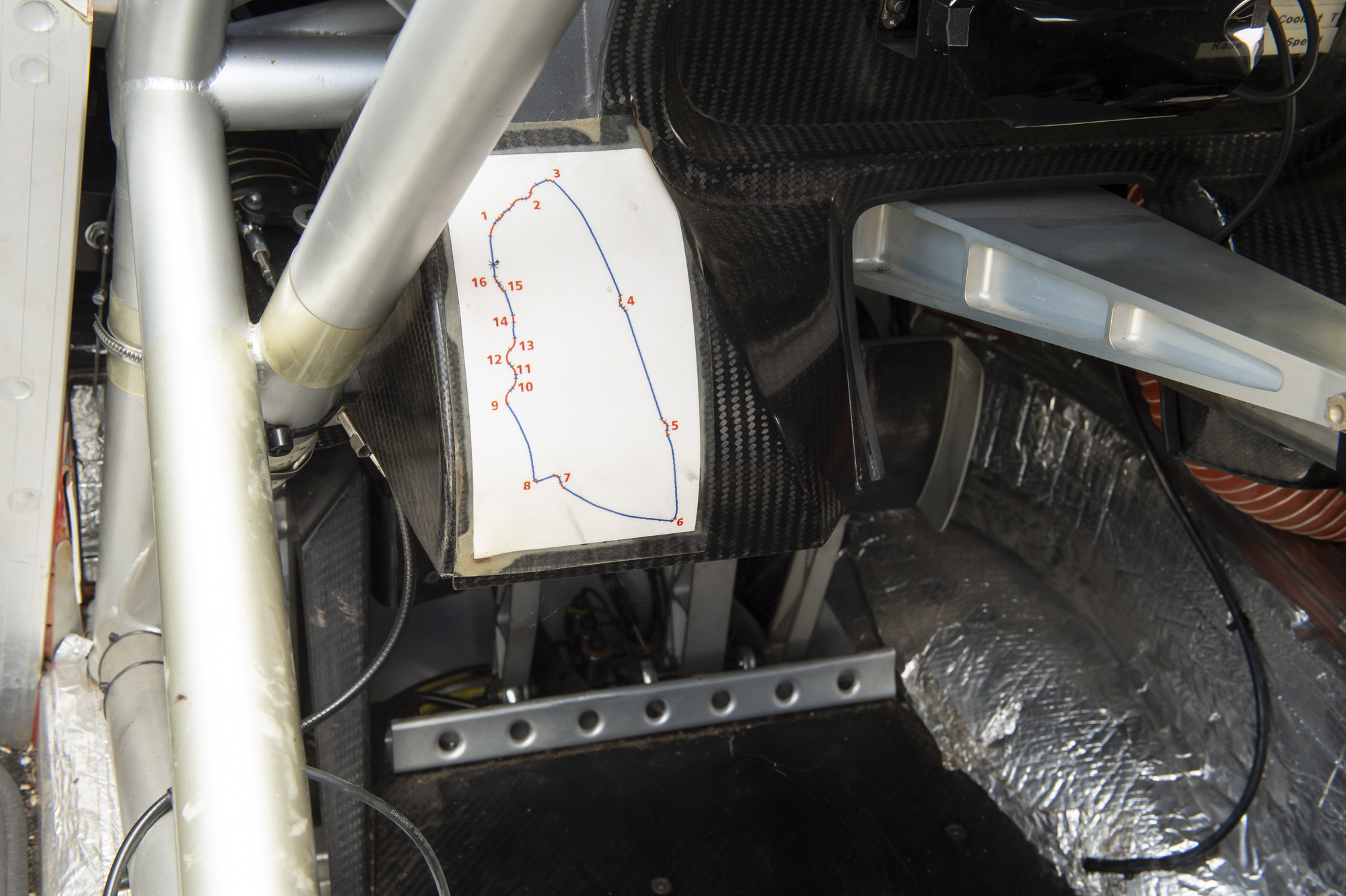 Aston Martin DBR9 038.jpg