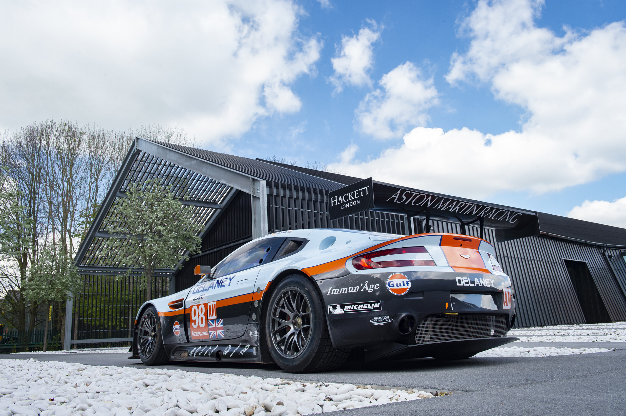 Aston Martin GT2 002.jpg