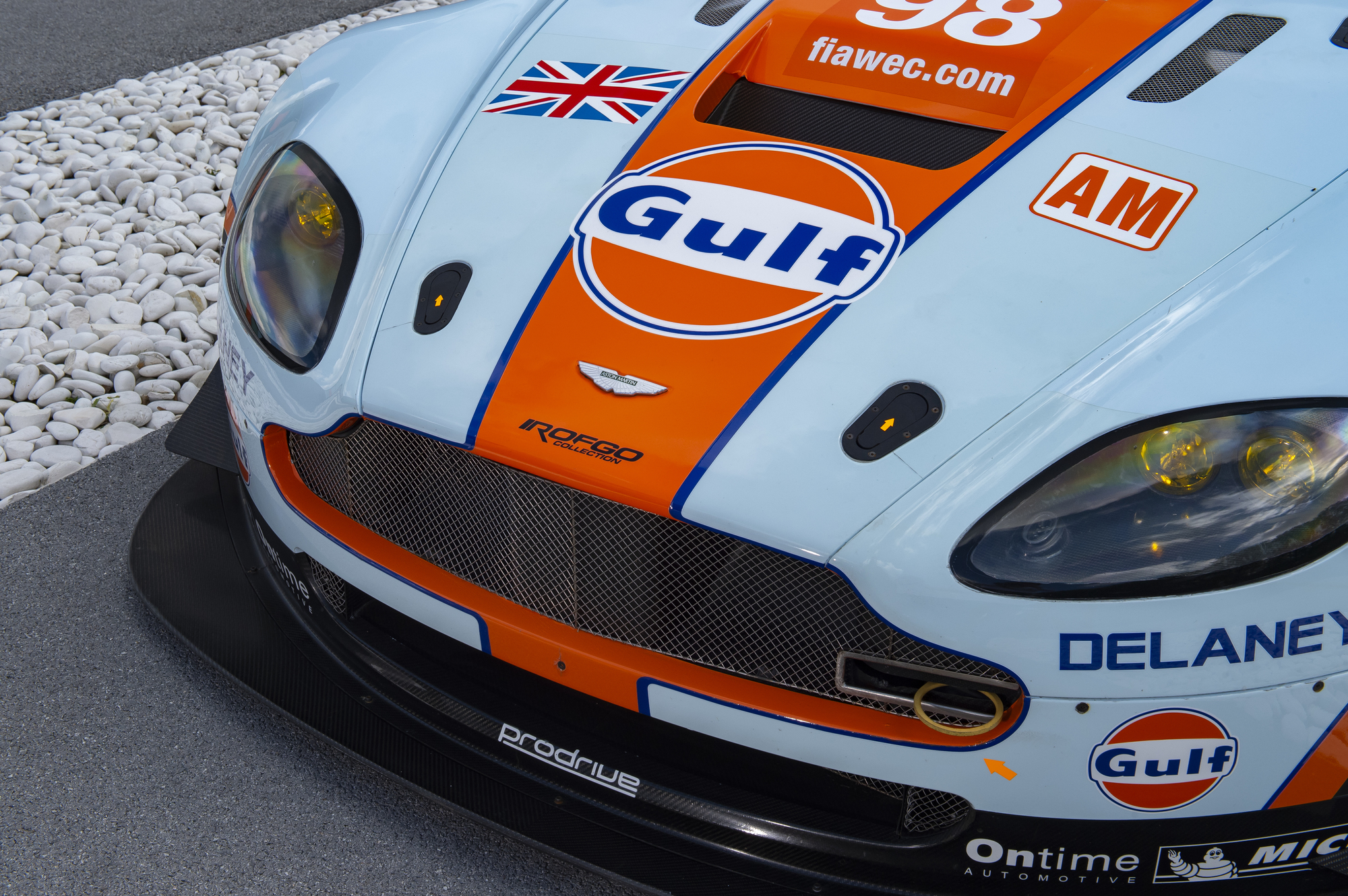 Aston Martin GT2 015.jpg