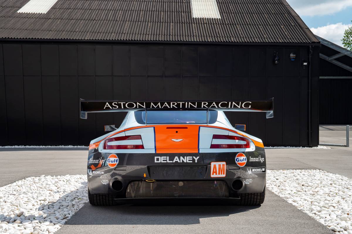 Aston Martin GT2 019.jpg