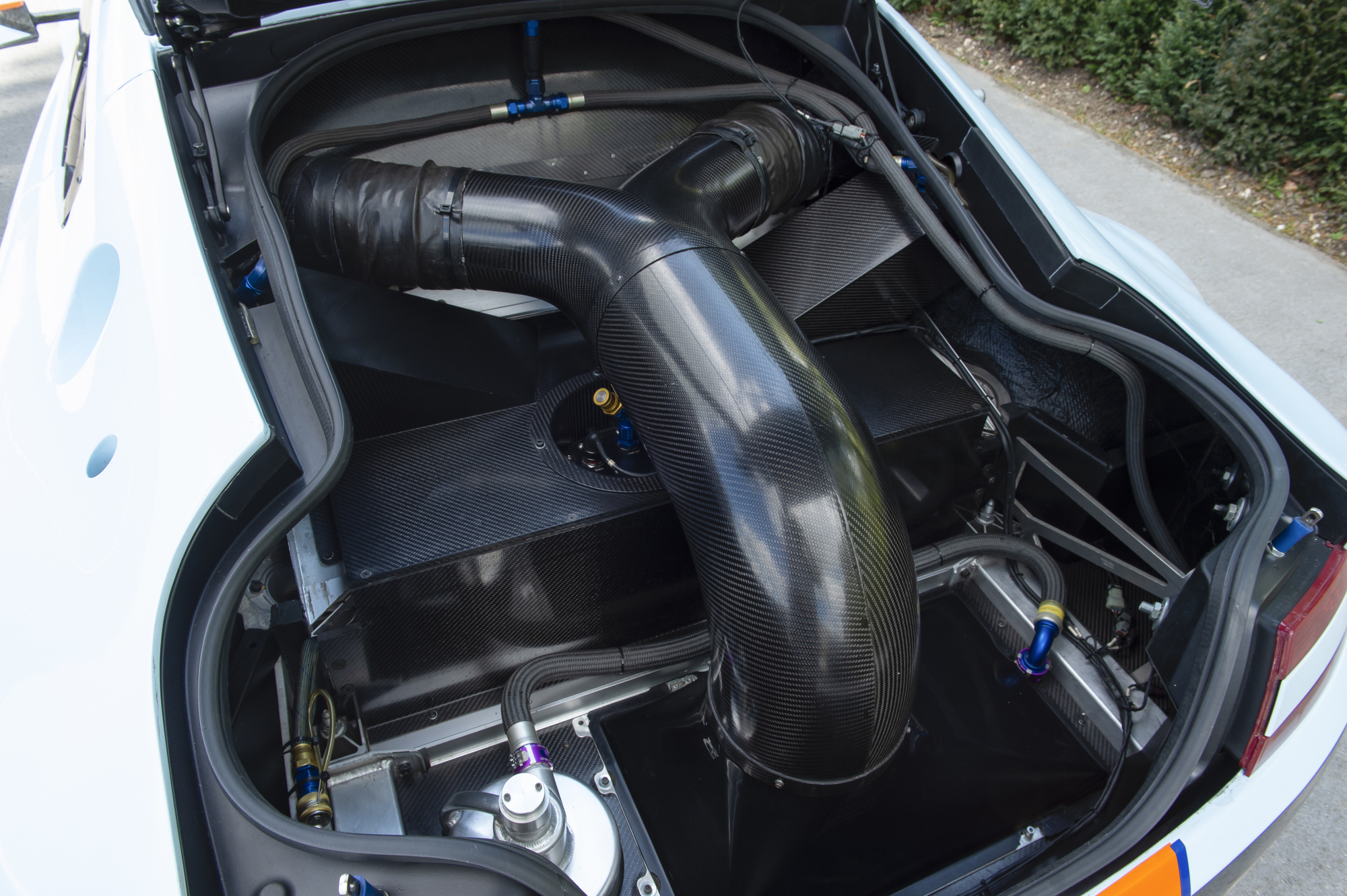 Aston Martin GT2 031.jpg