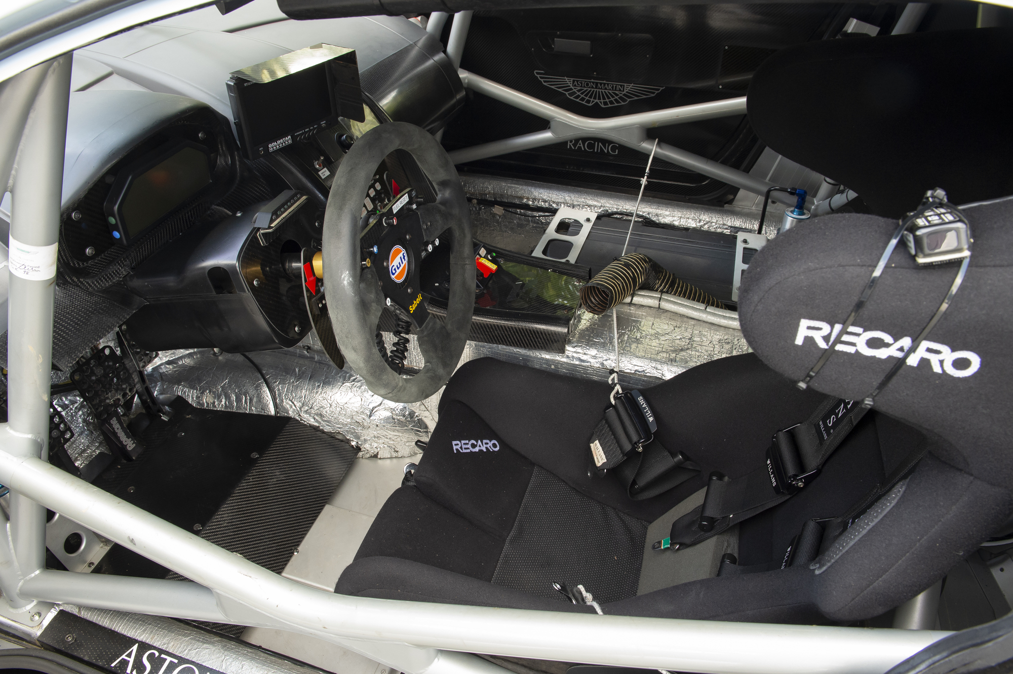 Aston Martin GT2 034.jpg