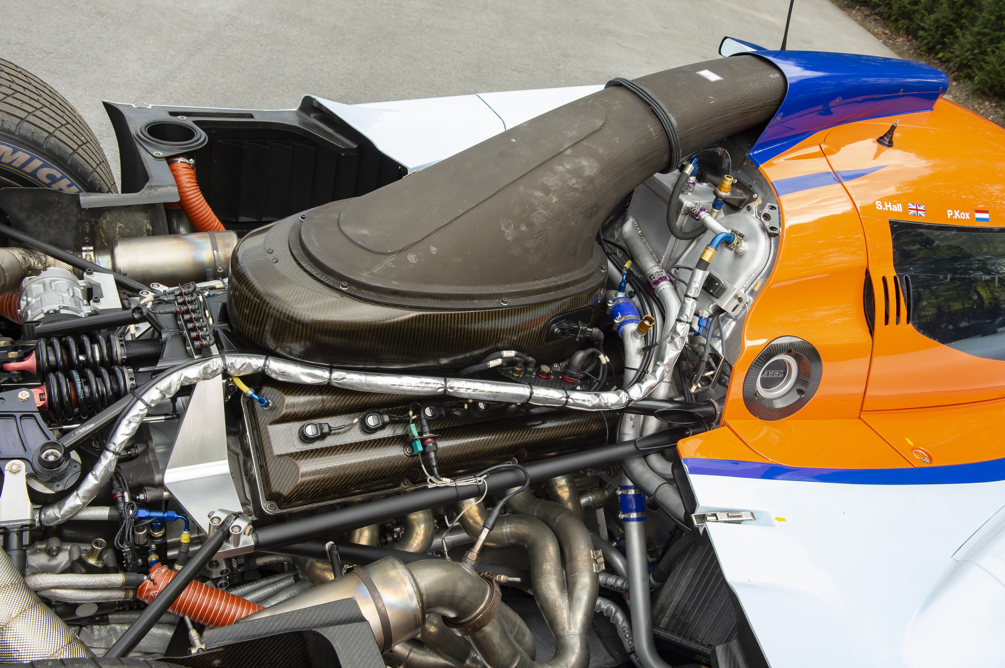 Aston Martin R16 002.jpg