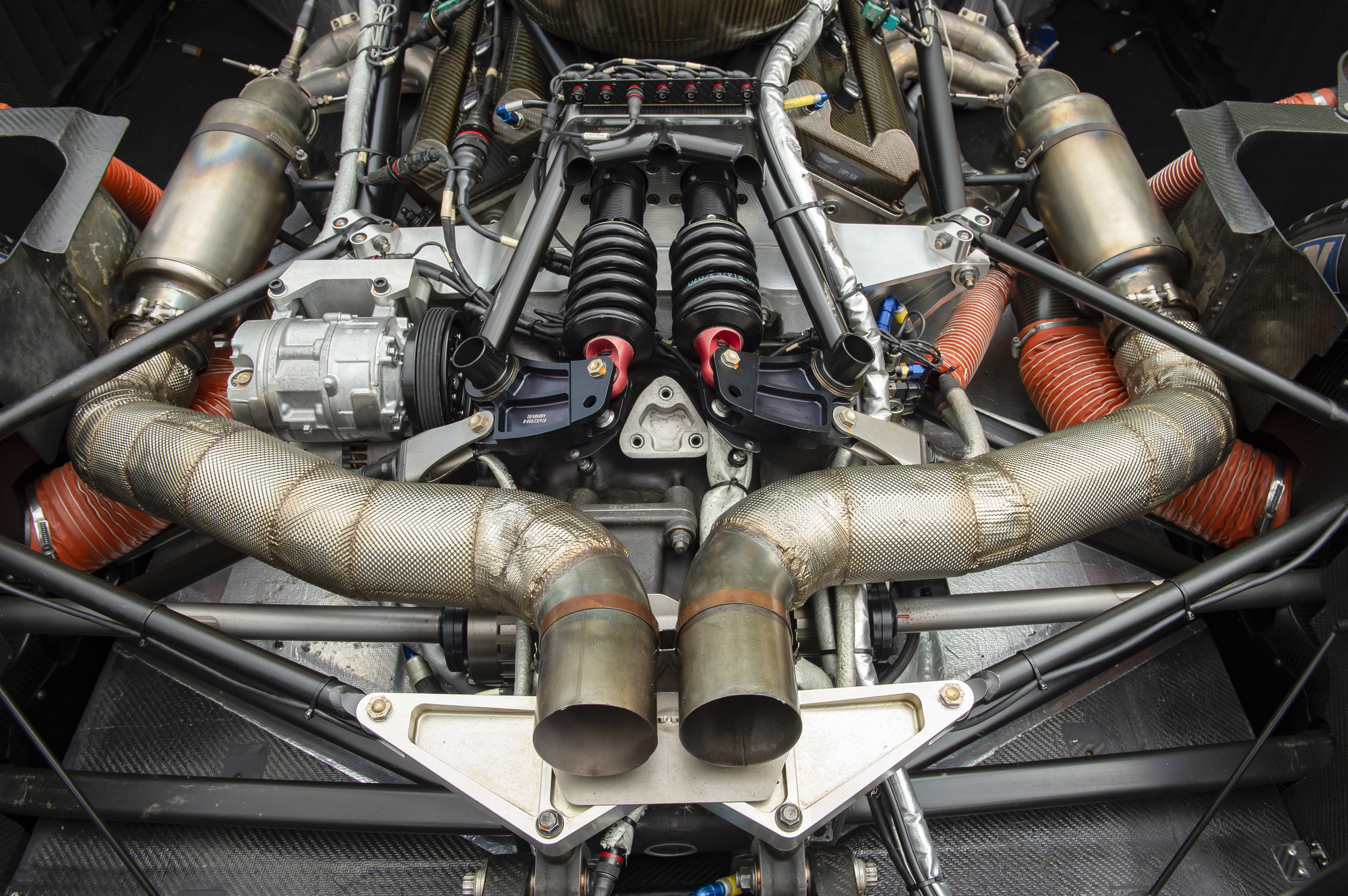 Aston Martin R16 005.jpg