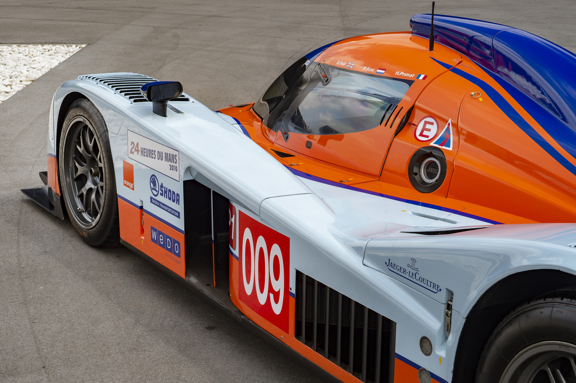 Aston Martin R16 021.jpg