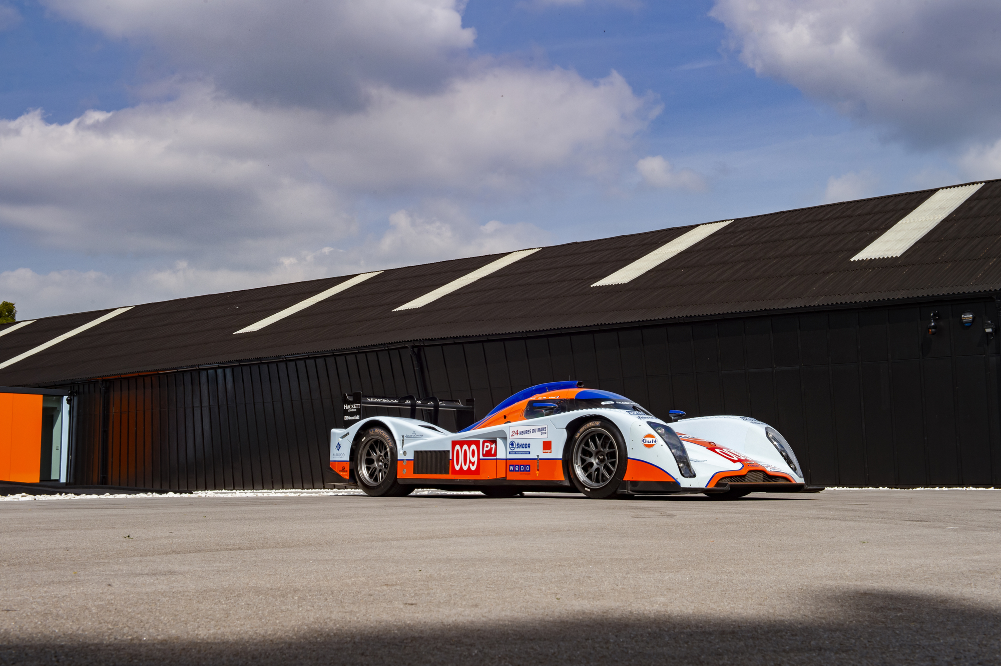 Aston Martin R16 028.jpg