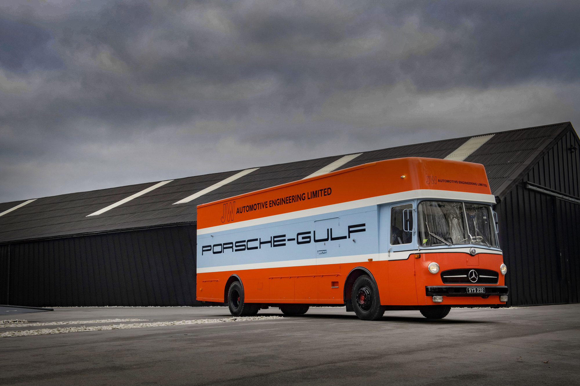 Porsche Truck 010